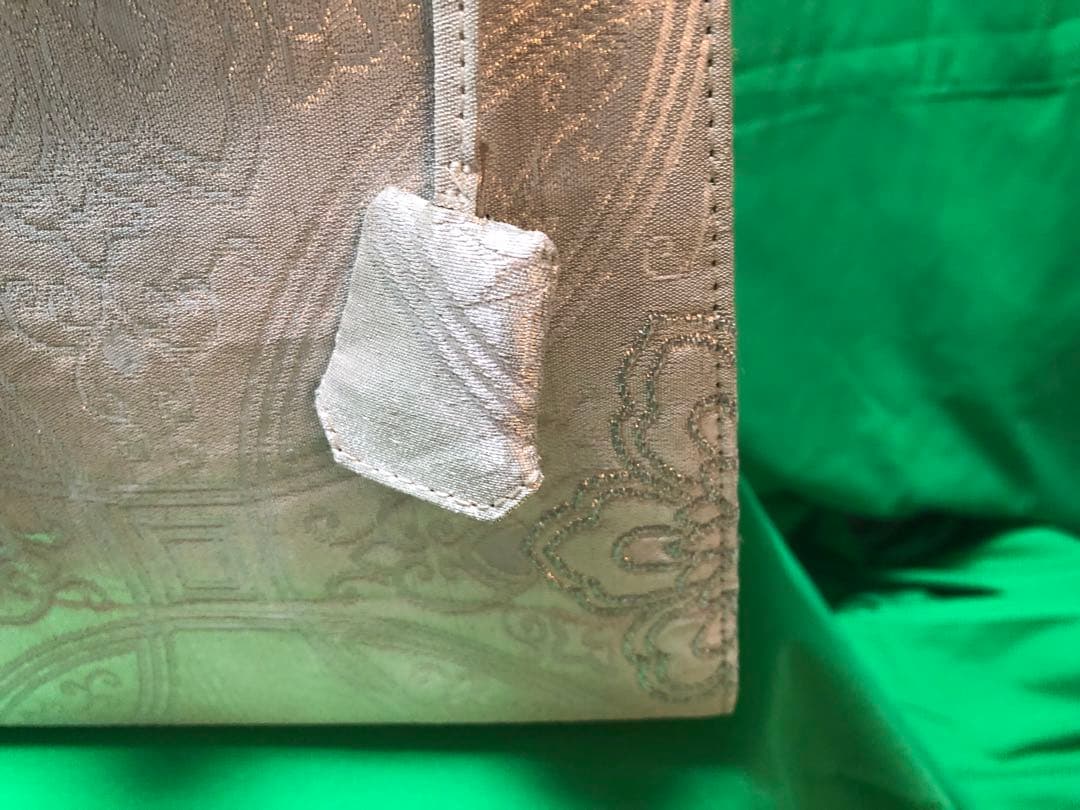 【帯リメイク・白地花刺繍 高級ハンドバッグ／一点物】