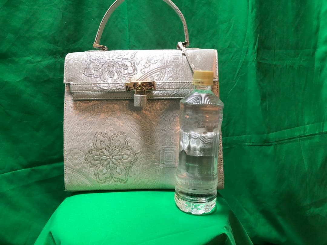 【帯リメイク・白地花刺繍 高級ハンドバッグ／一点物】