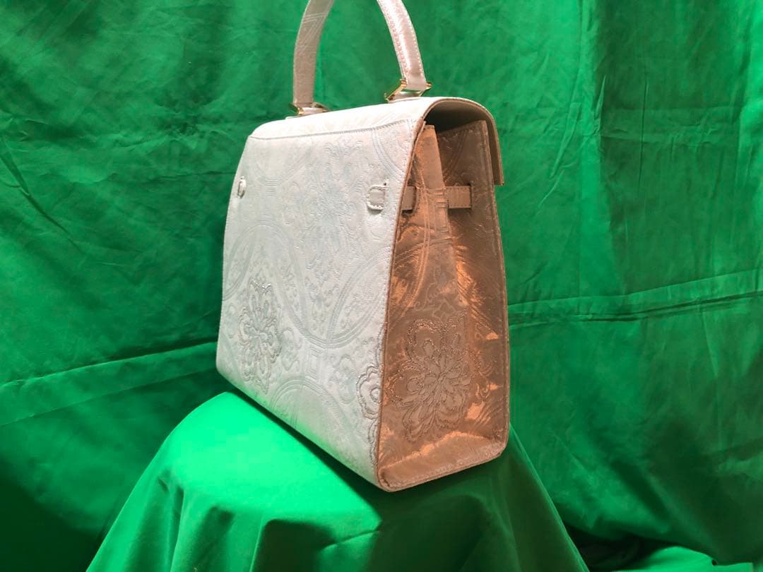 【帯リメイク・白地花刺繍 高級ハンドバッグ／一点物】