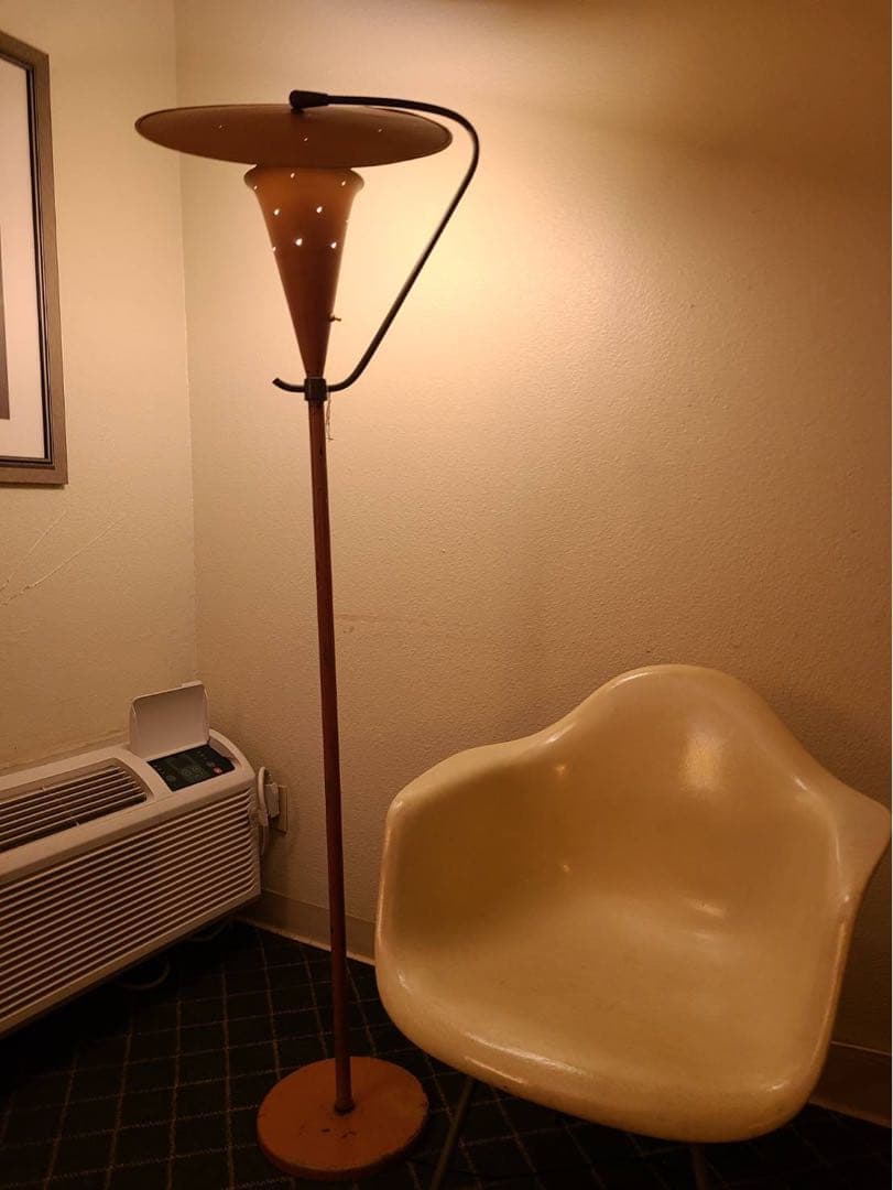 フロアランプ　スタンドランプ