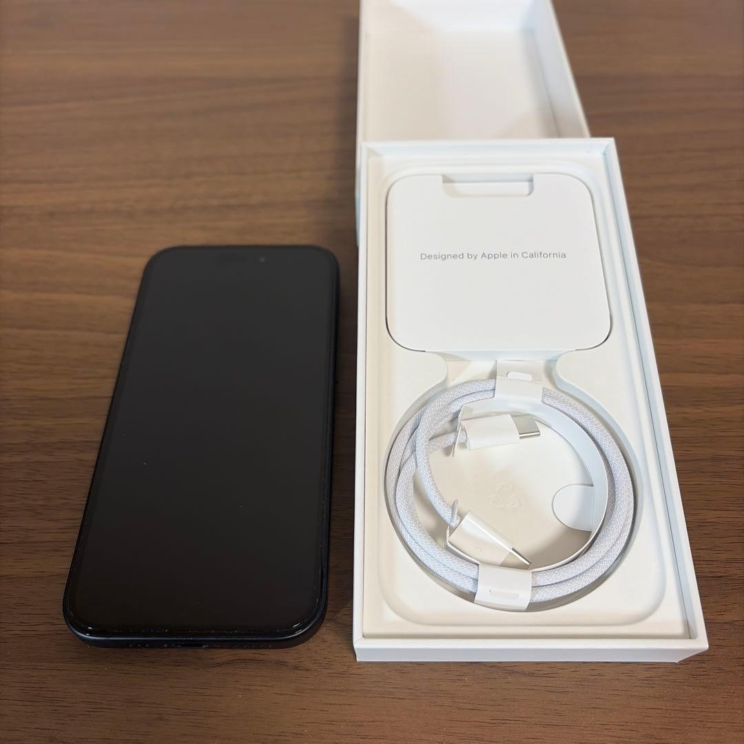 【美品】iPhone15 ブラック 256GB SIMフリー（シャッター音なし）