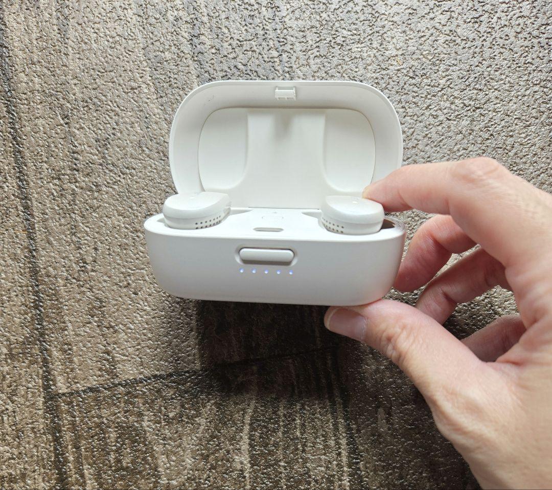 か*ん様 BOSE ボーズ QuietComfort Earbuds 白 ホワイ