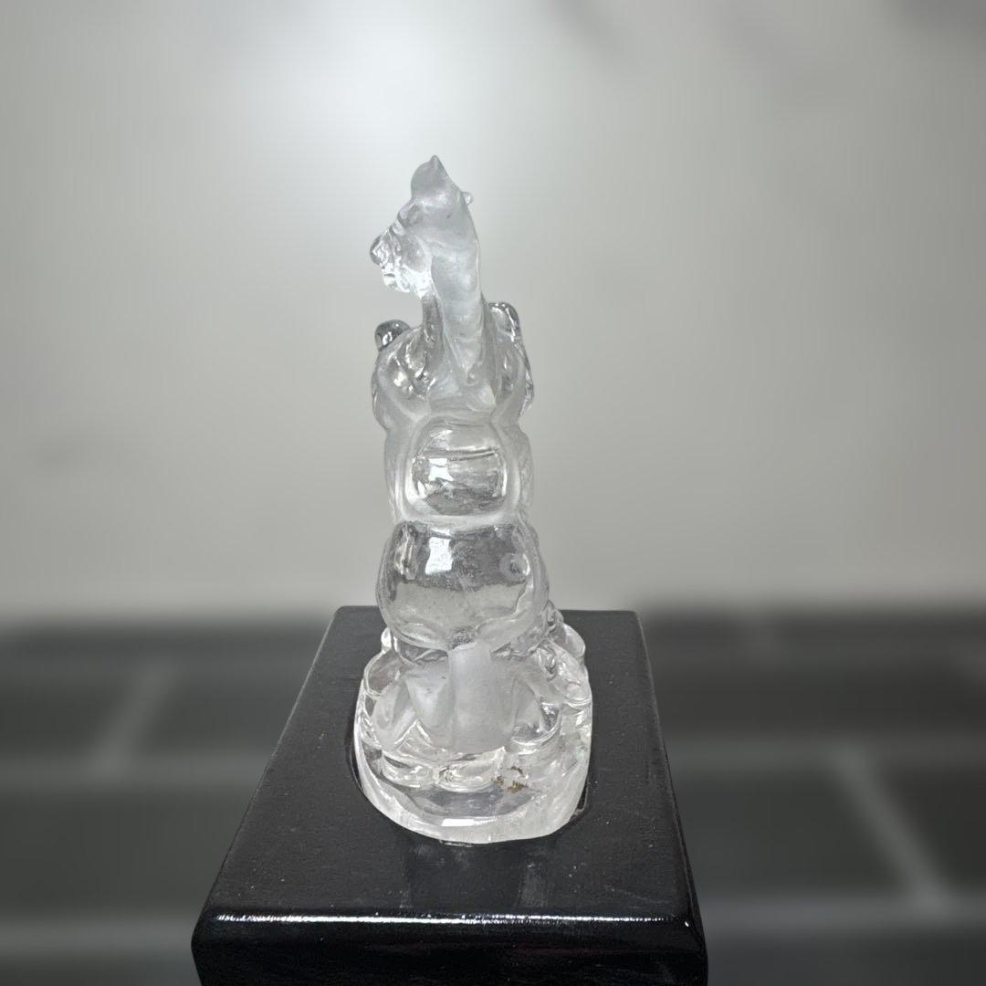干支駿馬 天然水晶彫刻 8.5cm 台座付 上質品