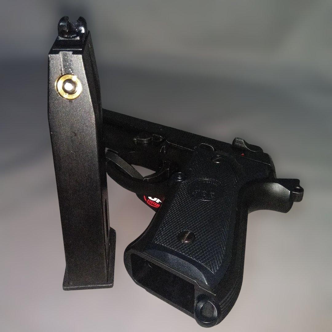 東京マルイ　M92F ベレッタ ブローバック　ミリタリーモデル