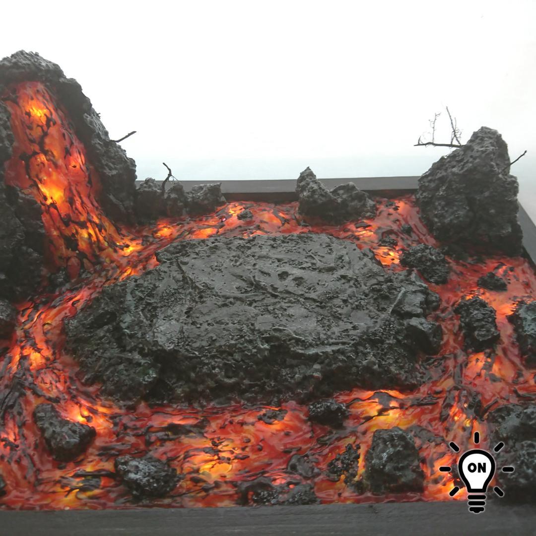 うごめく溶岩のジオラマランプ3