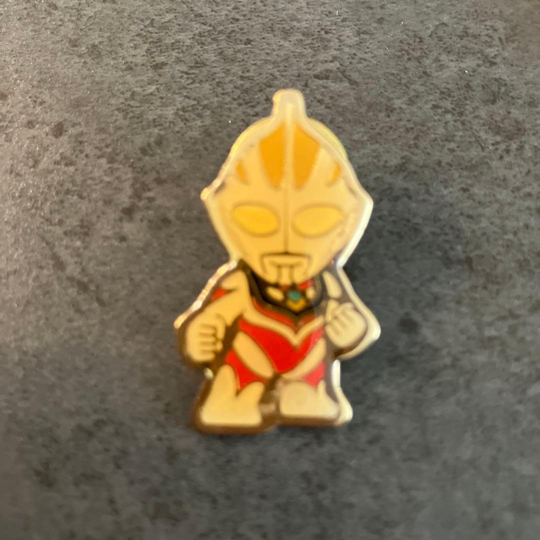 ウルトラマン　ピンバッジ　小学館　円谷プロ