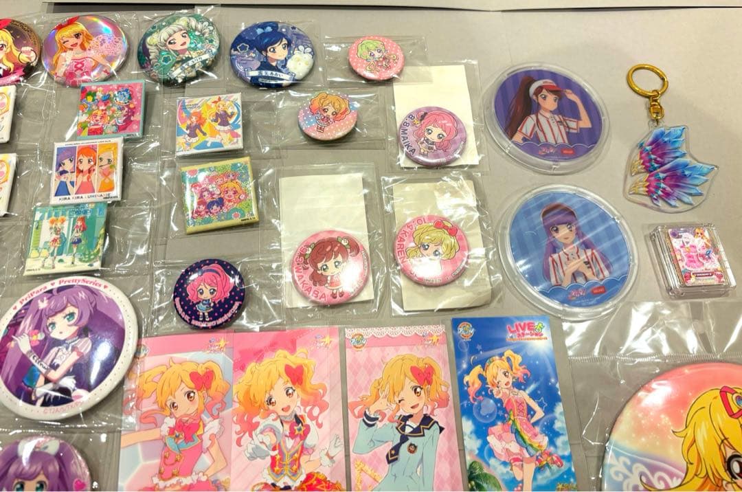 アイカツ！星宮いちご　プリパラ　真中らぁら　真中のん　缶バッジ　グッズまとめ売り