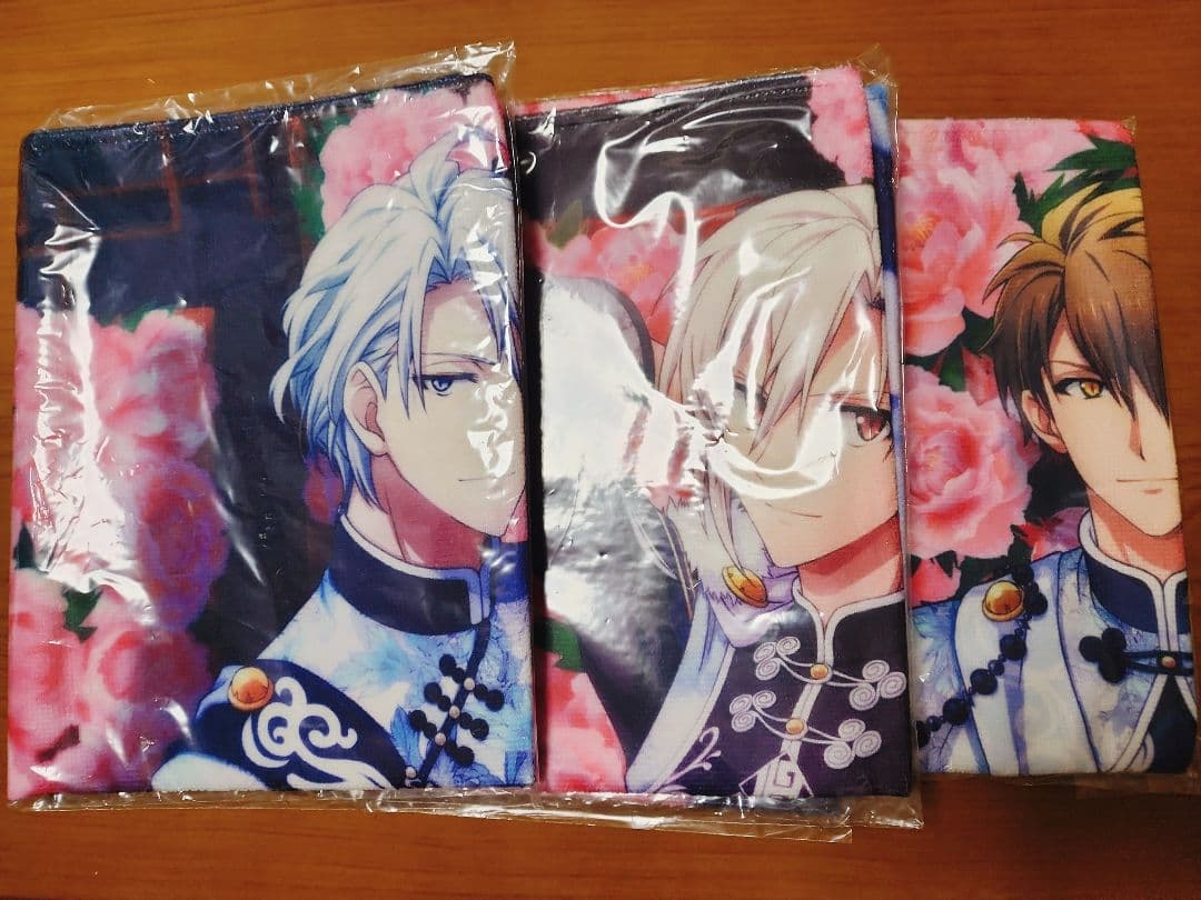 アイドリッシュセブン TRIGGER グッズ まとめ売り 缶バッジ ぬいぐるみ