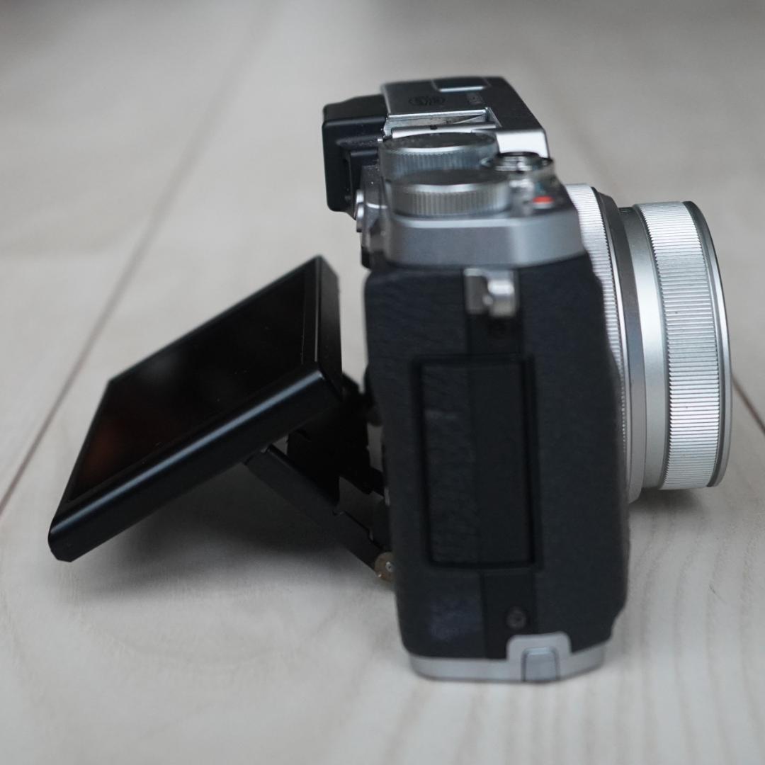 FUJIFILM デジタルカメラ X30 シルバー