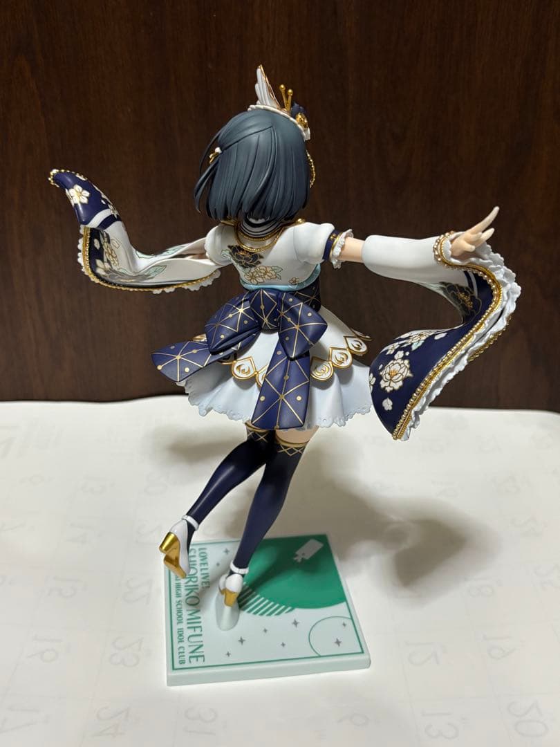 PLUM 三船栞子　1/7スケール　フィギュア　超美品