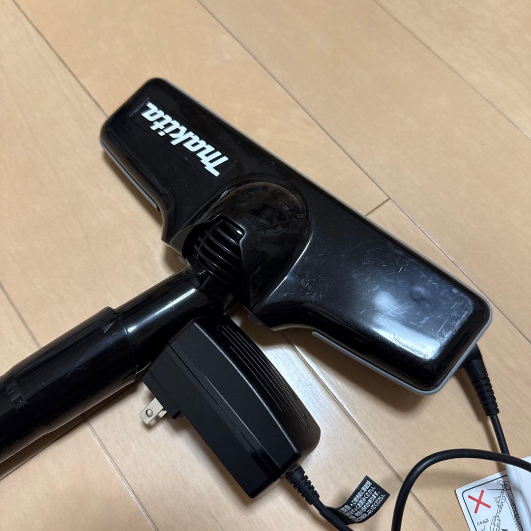 a*k様 美品！makita 充電式クリーナー ターボ60 CL113FD ブラ