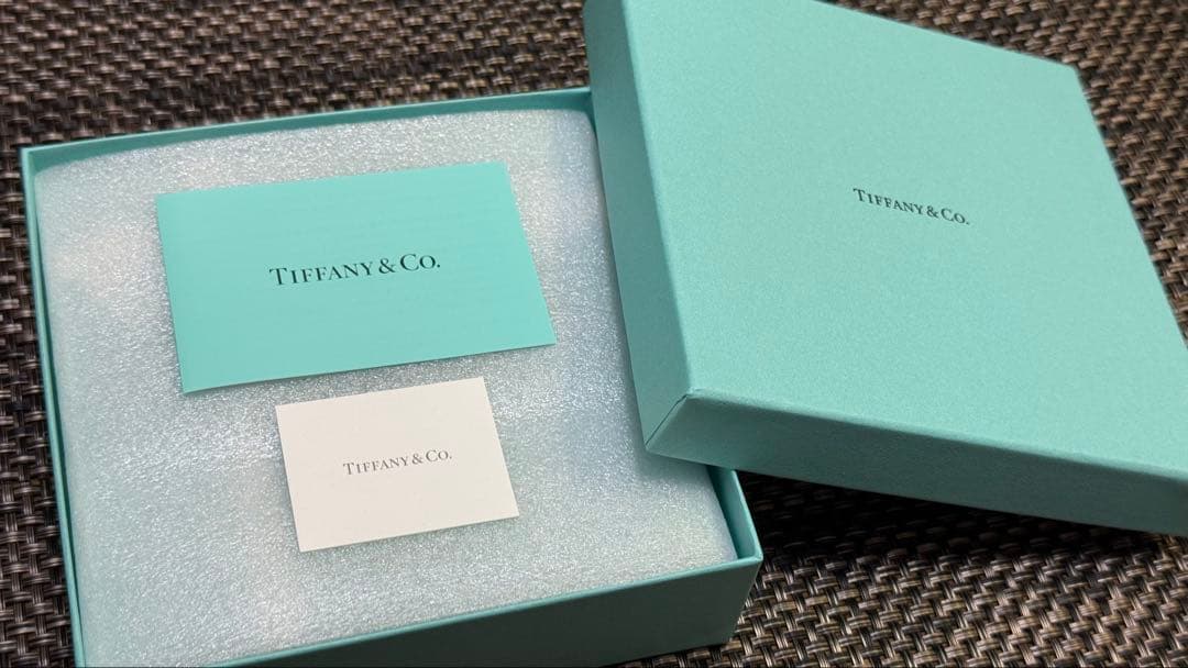 あ*ず様 【新品】Tiffany&Co.リボン皿2枚ペア