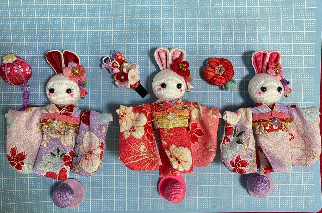 み*す様 ちりめん細工パーツ　正月　振袖うさぎ