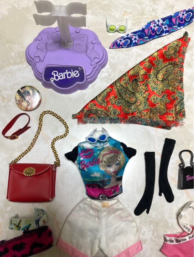バービー　洋服、靴、バッグ、ドールスタンド、小物等　レア