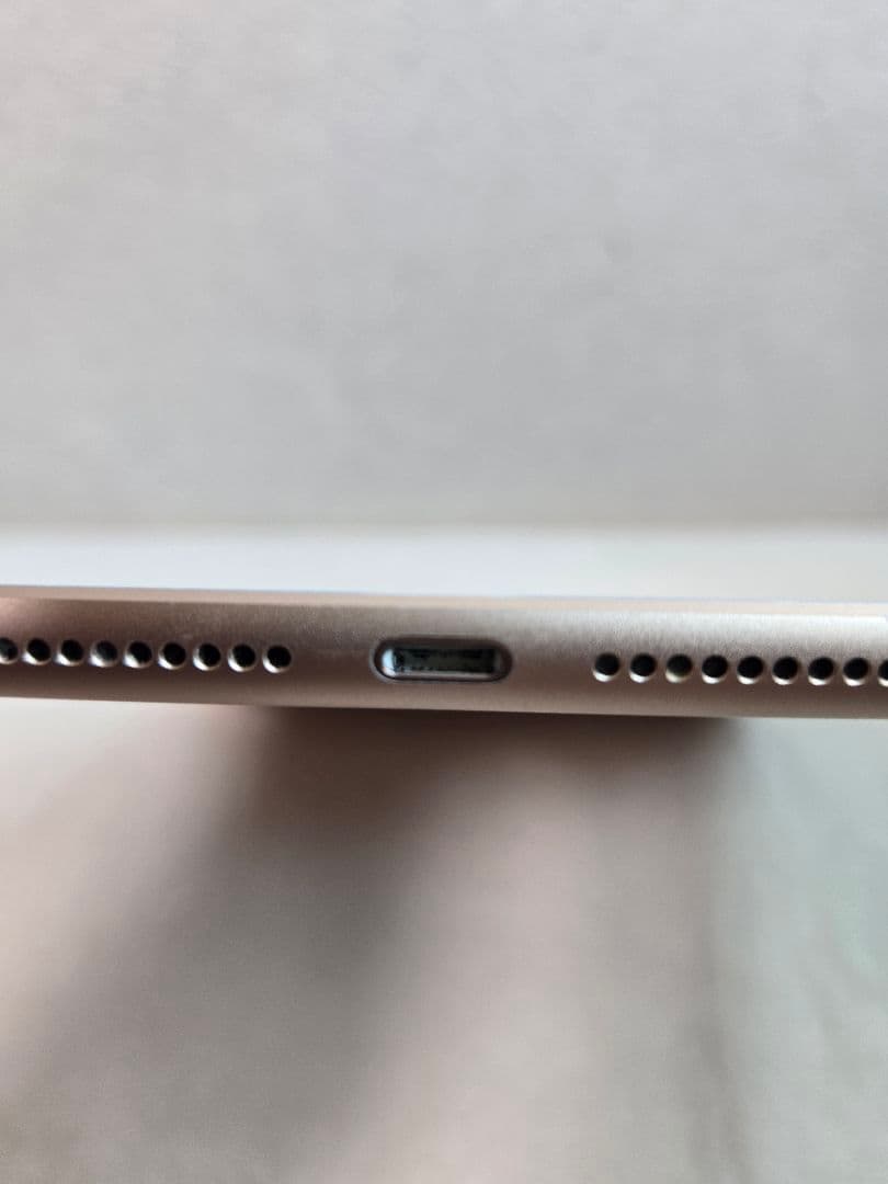 iPad (第6世代) 128GB ゴールド docomo SIMロック解除済