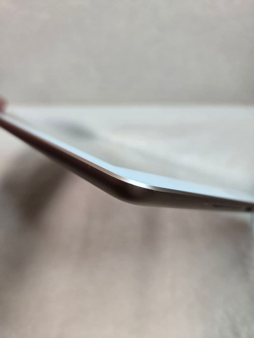 iPad (第6世代) 128GB ゴールド docomo SIMロック解除済