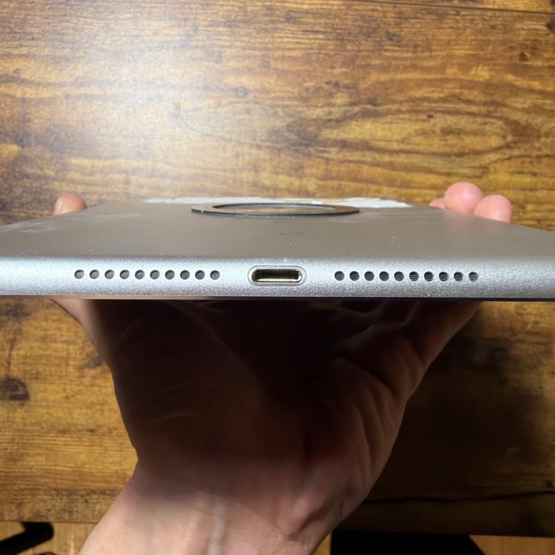 イッサ　iPad mini 4 128GB シルバー