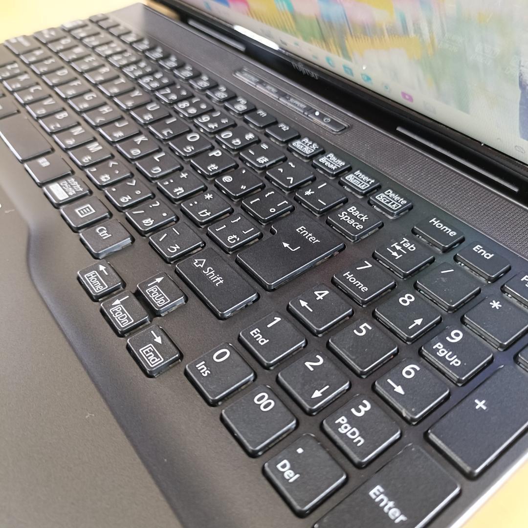 ノートパソコン Windows11 SSD 256GB メモリ8GB 富士通 黒