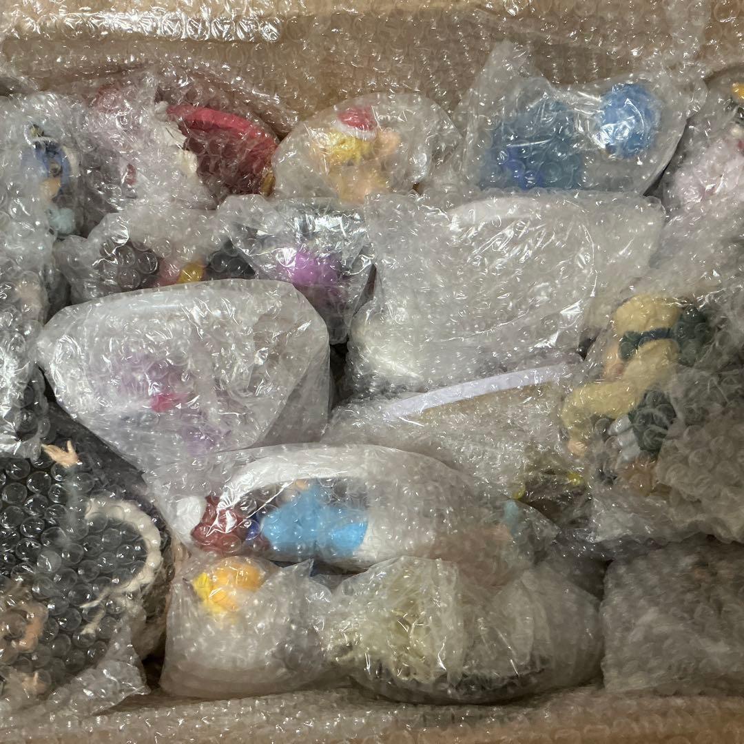 アニメ、コミック美少女系フィギュア　箱いっぱい詰め合わせ40点以上　　お買い得