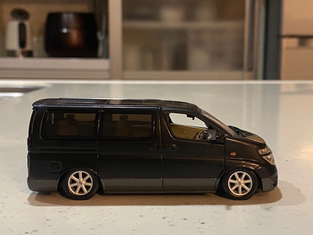 あの頃のフラッグシップミニバン ローダウンカスタム　2台セット1/43