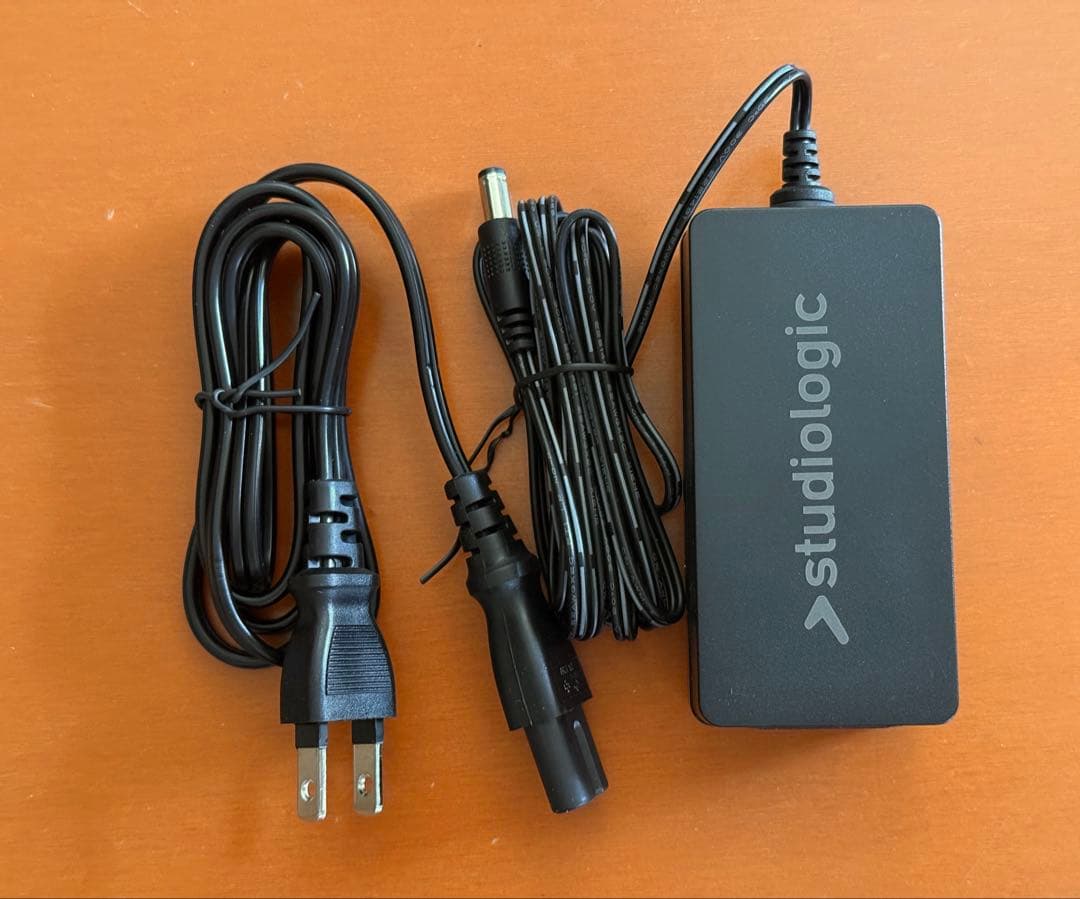 中古 numa compact2 Studiologic ペダル電源コード新品