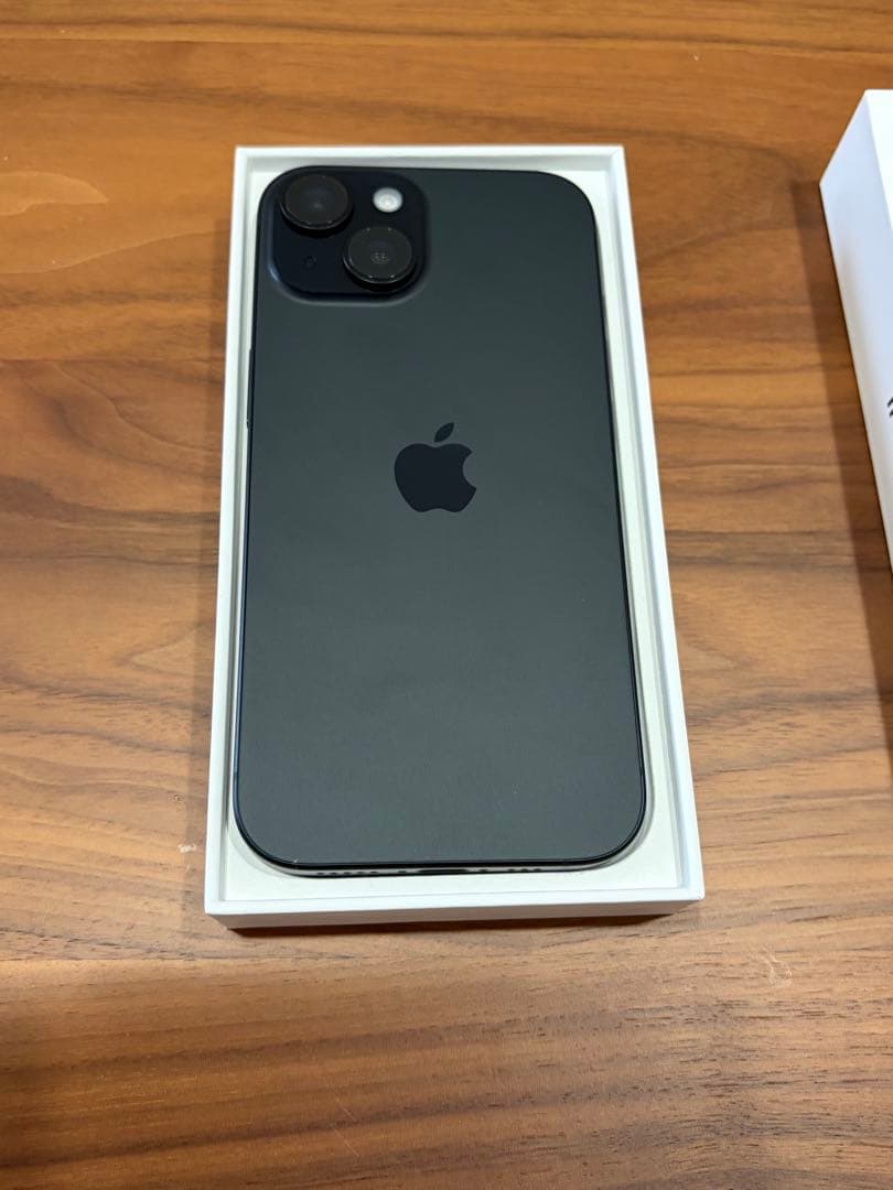新品交換品 iPhone 15 128G ブラック