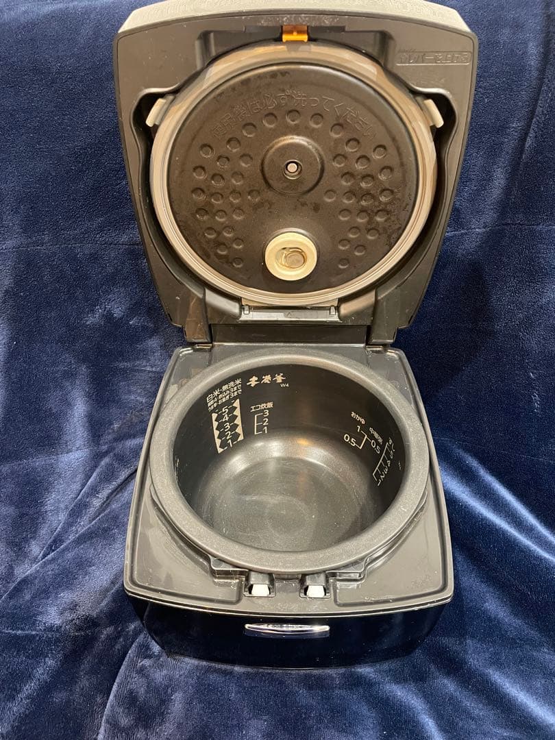 MITSUBISHI NJ-VW104 炊飯器 黒/rinrinrinさん専用