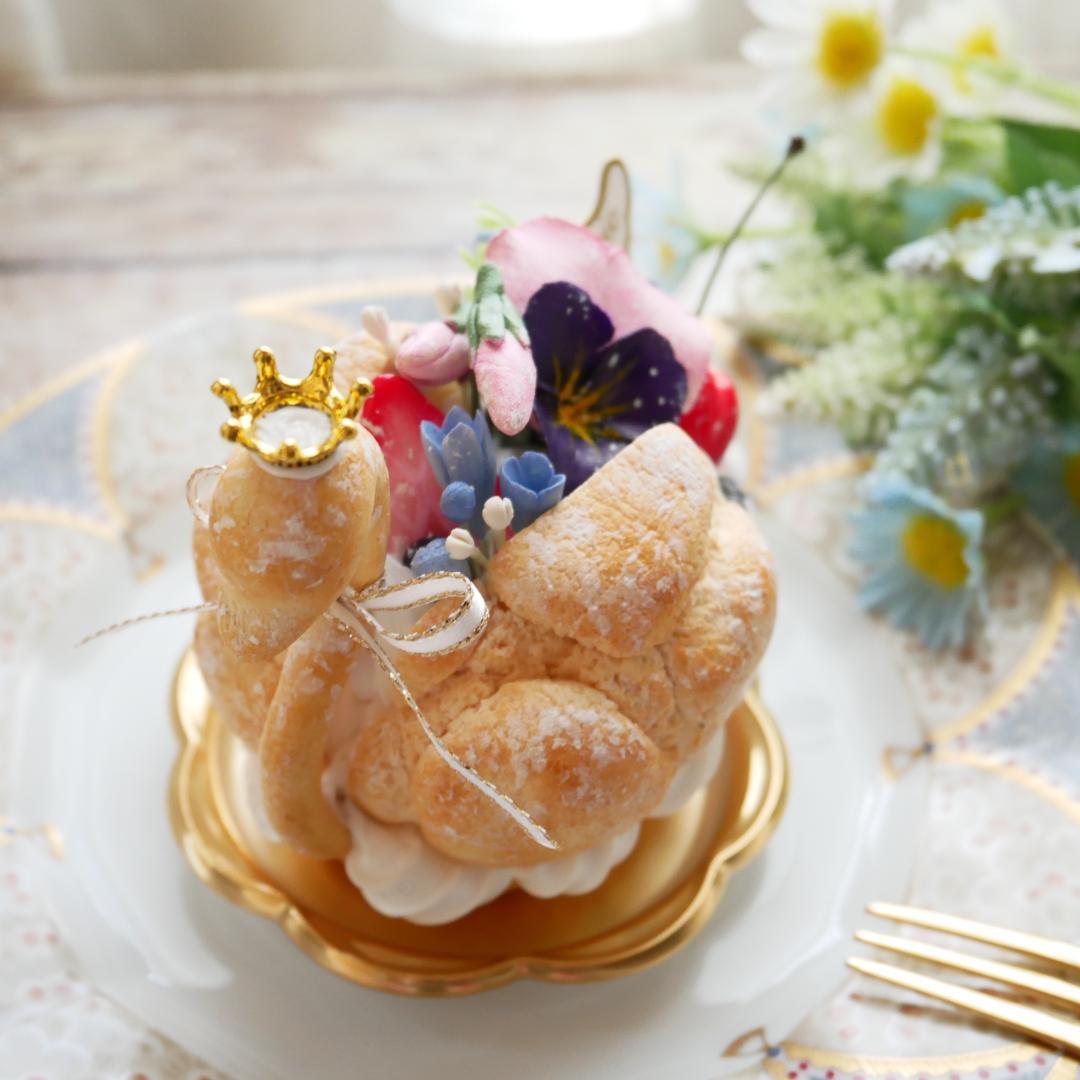 【RAMஐ*゜様】フェイクスイーツ◆花飾り♡可憐ツインスワンシュー◆リアルサイズ