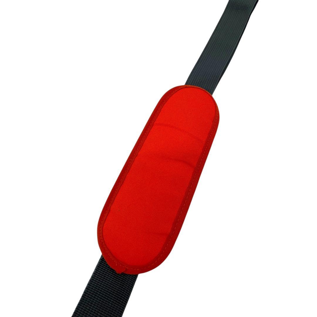 リーリエが持っている ドラムバッグ ポケモンセンター限定