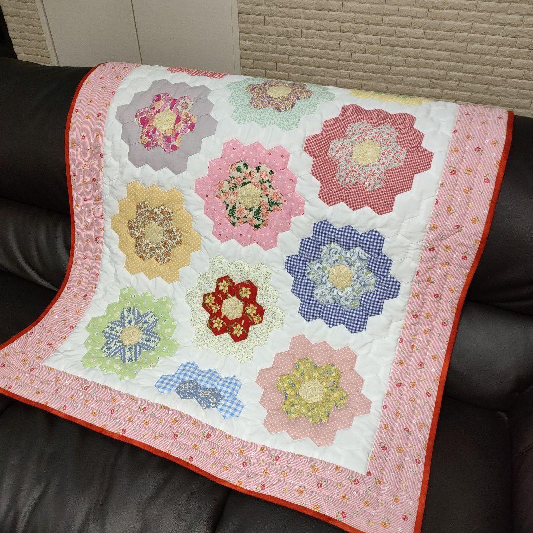 ハンドメイド　パッチワークキルト　キルトケット　マルチカバー　おばあちゃんの花園