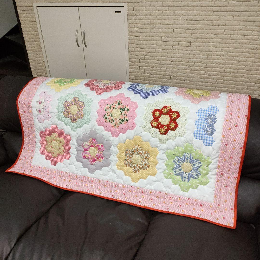 ハンドメイド　パッチワークキルト　キルトケット　マルチカバー　おばあちゃんの花園