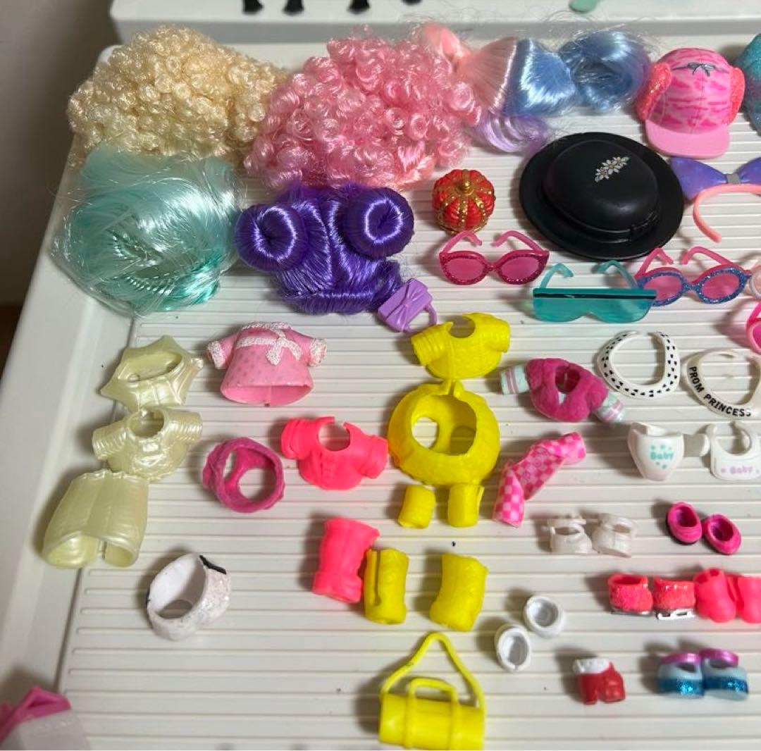 LOLサプライズのお人形セット