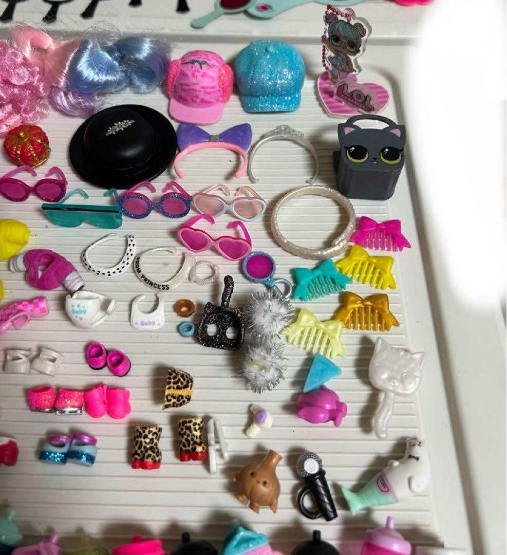 LOLサプライズのお人形セット