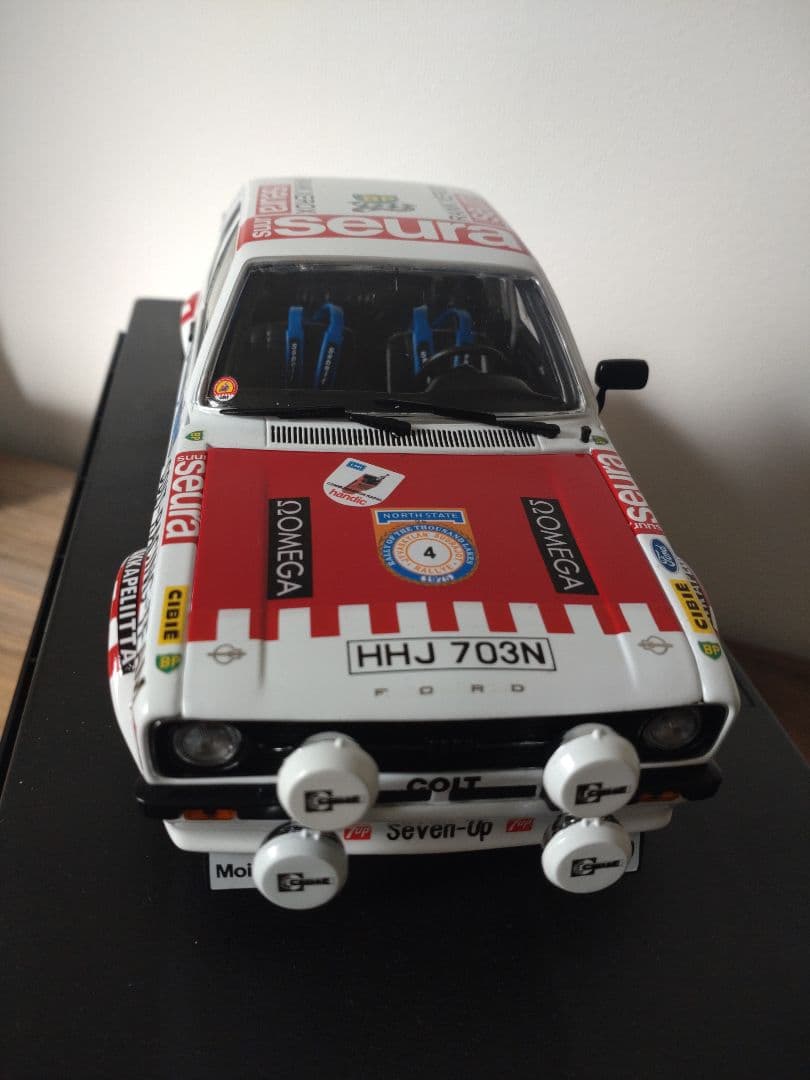 サンスター1:18　フォードエスコートRS