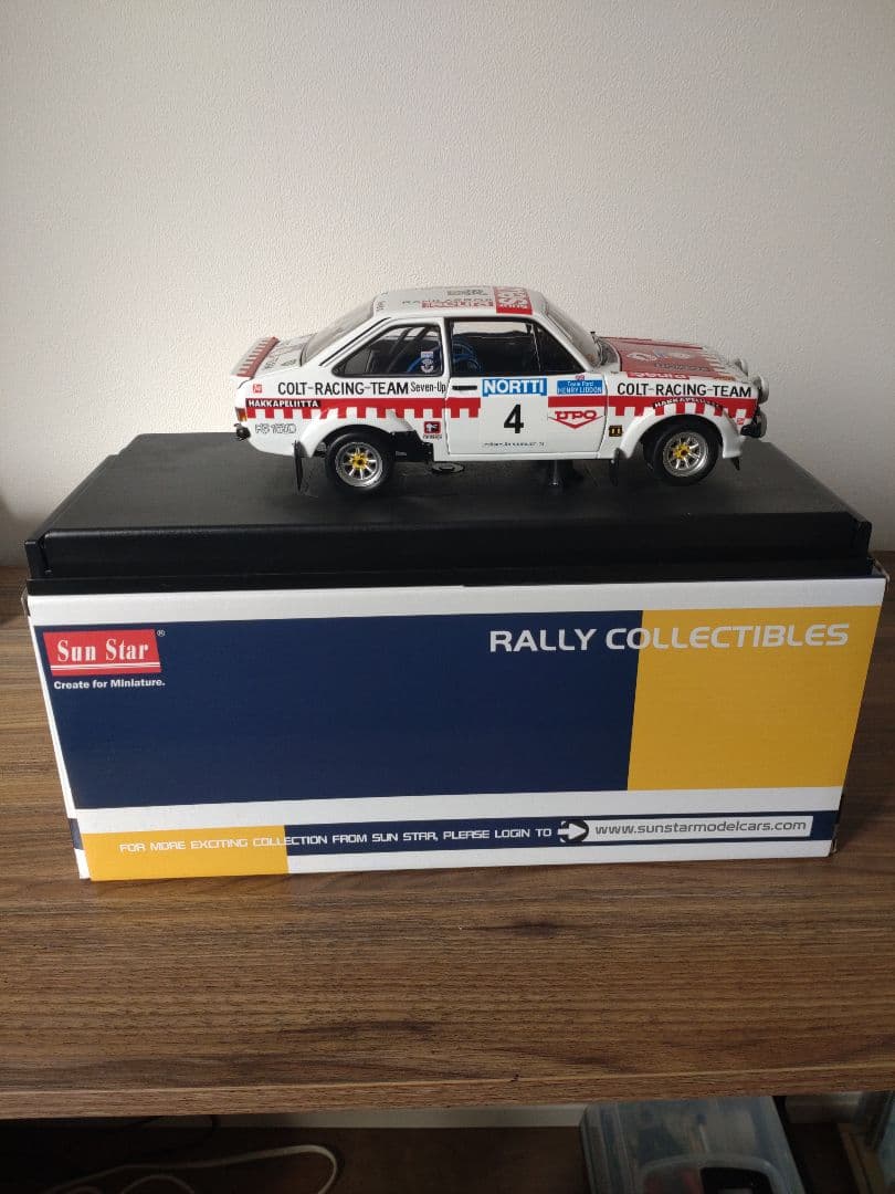 サンスター1:18　フォードエスコートRS
