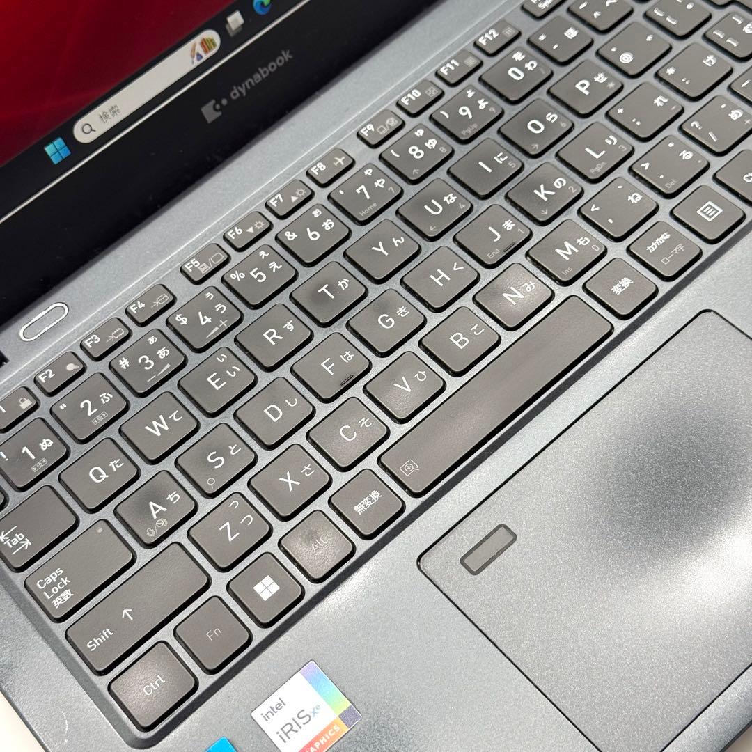 東芝 dynabook 11世代i5 16GB SSD256 小型軽量 高速静音