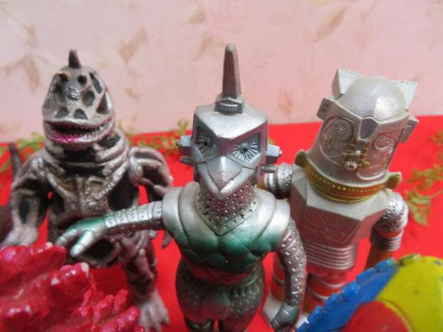 サ*ン様 【ee1669/8】大量!!　ウルトラマン怪獣　ソフビ13体セット