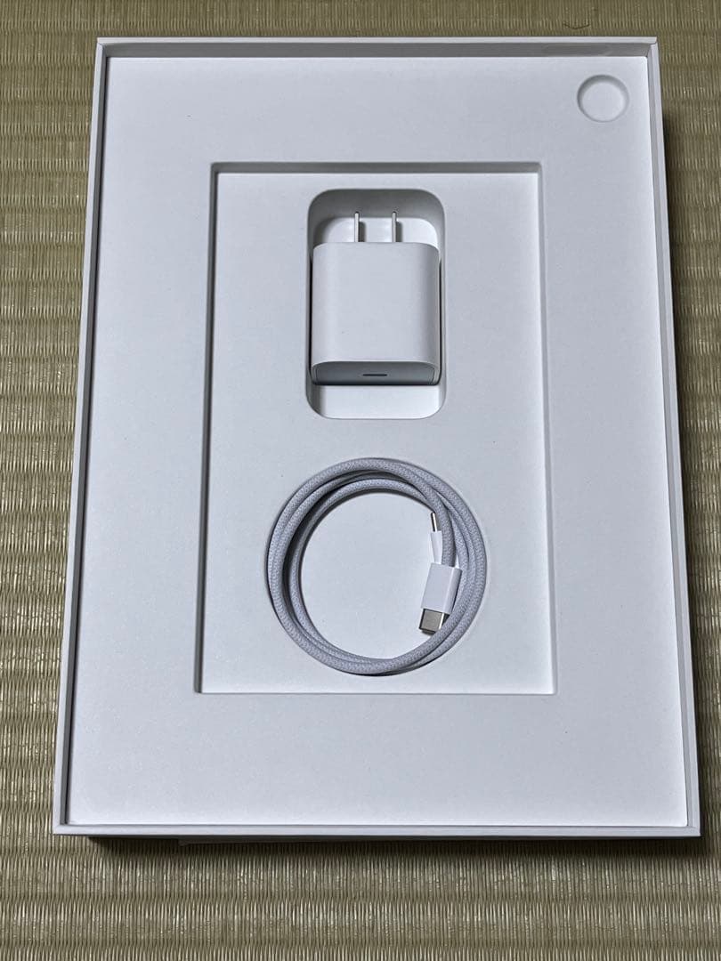 【美品】iPad 11世代128GB Wi-Fi シルバーケース＋タッチペン付き