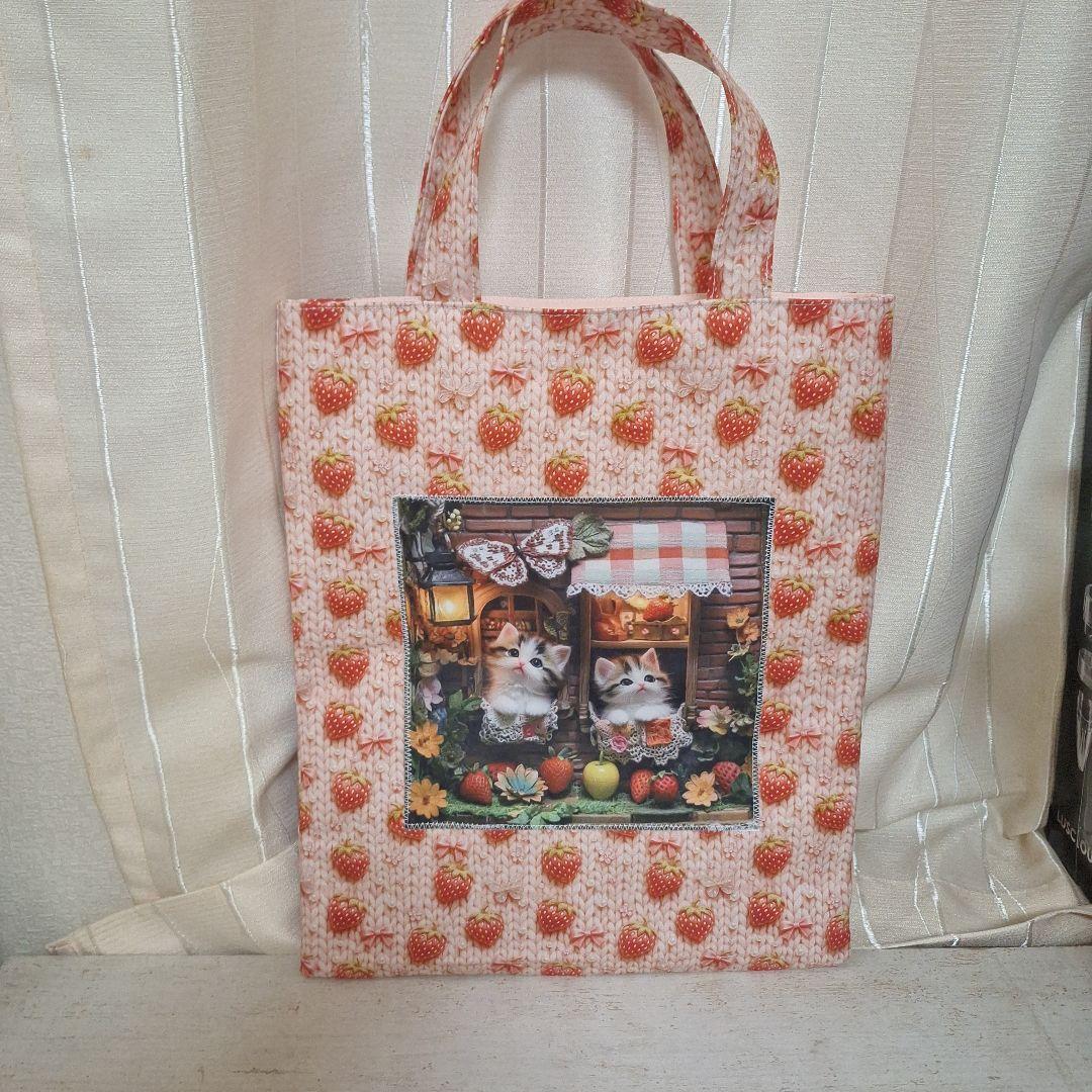 ねこちゃんパネル生地　ハンドメイド　まちなしバッグ　フラットポーチ