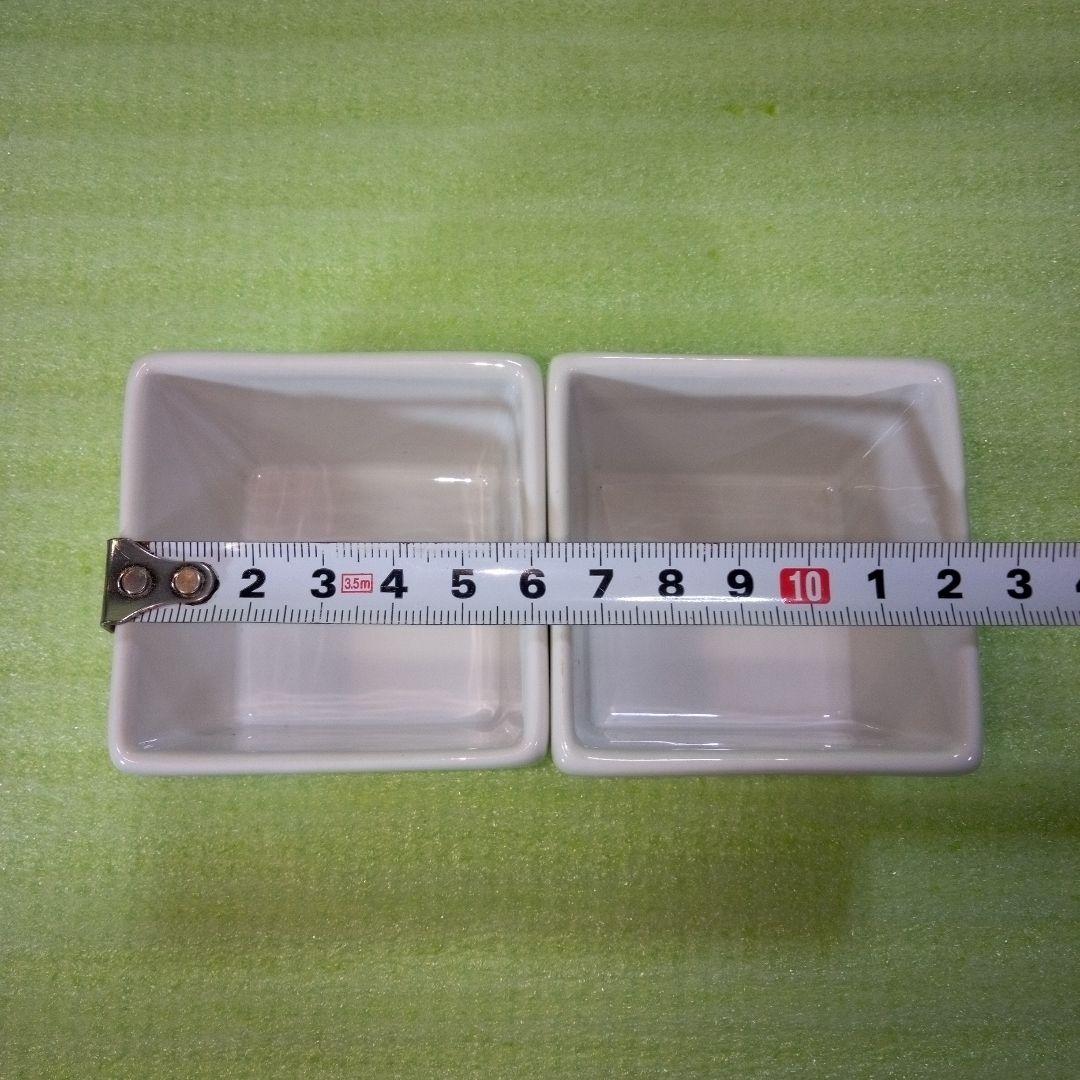 ミッキーマウス　ミニーマウス　ドナルドダック　プルート　小物入れ　陶器製？　2個