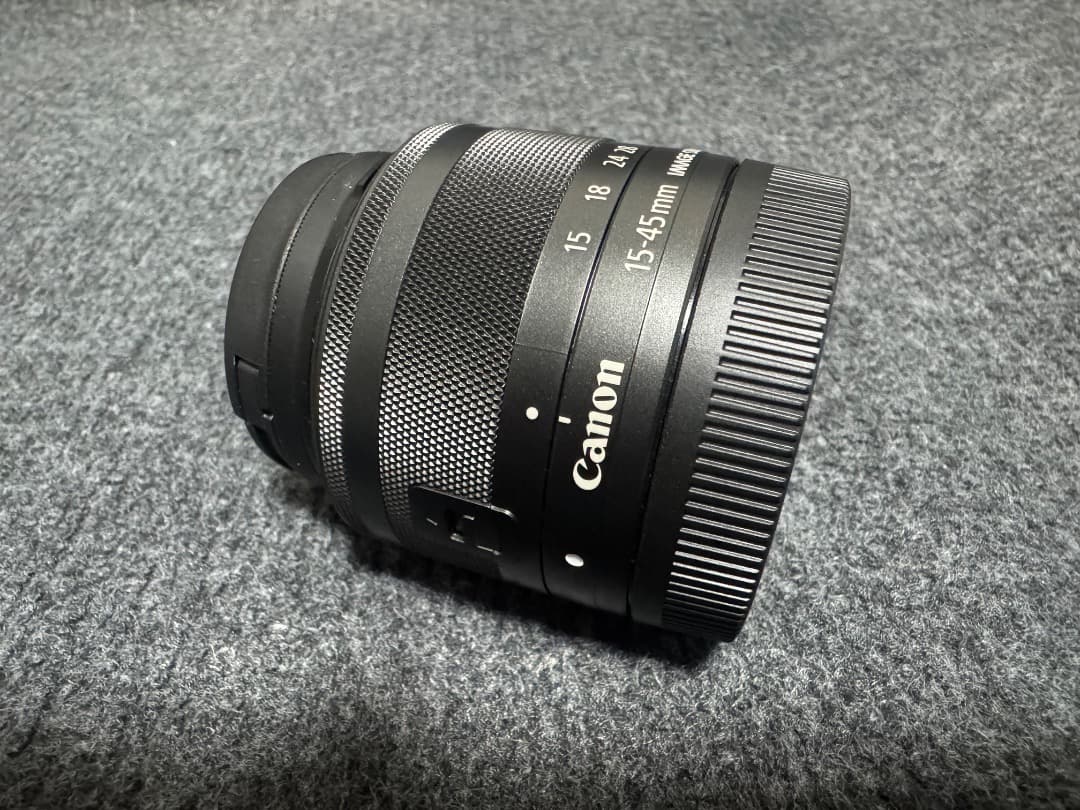 Canon EOS M200 標準ズームキット ブラック