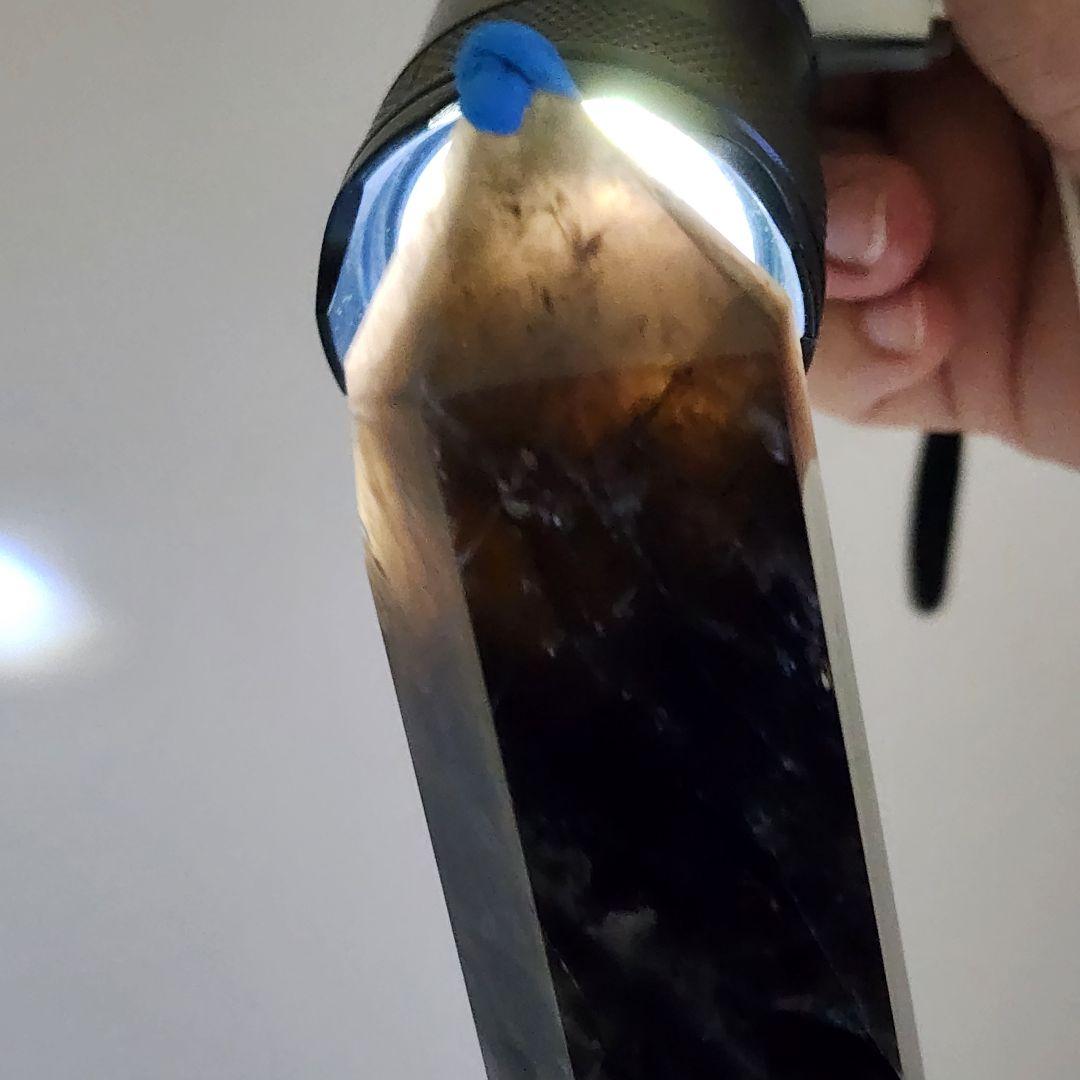 ②【高波動】モリンオ天然石タワー 約28.5cm！台座付き／浄化・空間調整に◎