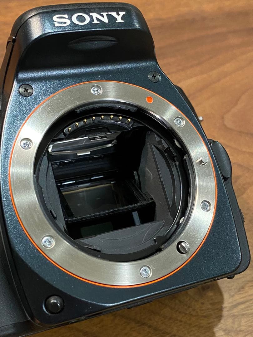 Sony α100 CCDデジタル一眼 75-300望遠　24-50二本レンズ付