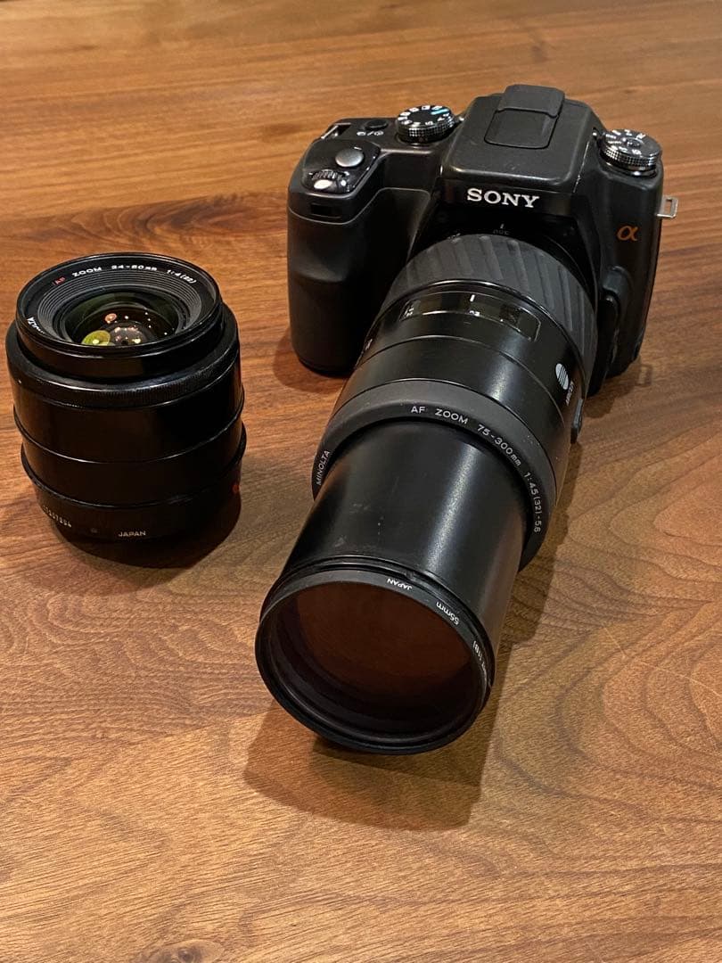 Sony α100 CCDデジタル一眼 75-300望遠　24-50二本レンズ付