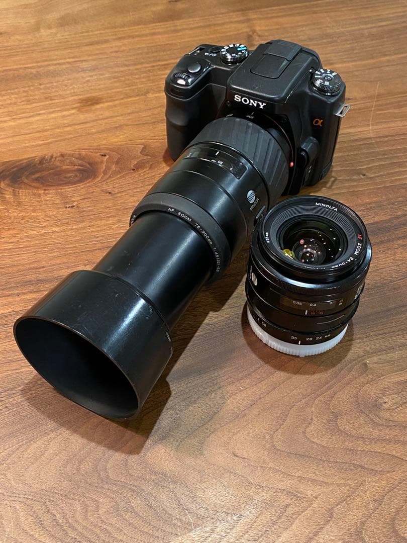 Sony α100 CCDデジタル一眼 75-300望遠　24-50二本レンズ付