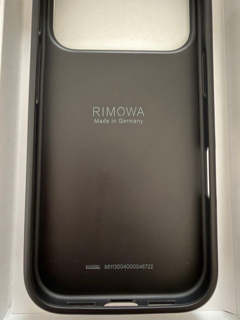 新品未使用　RIMOWA iPhone 17Promax MagSafe対応