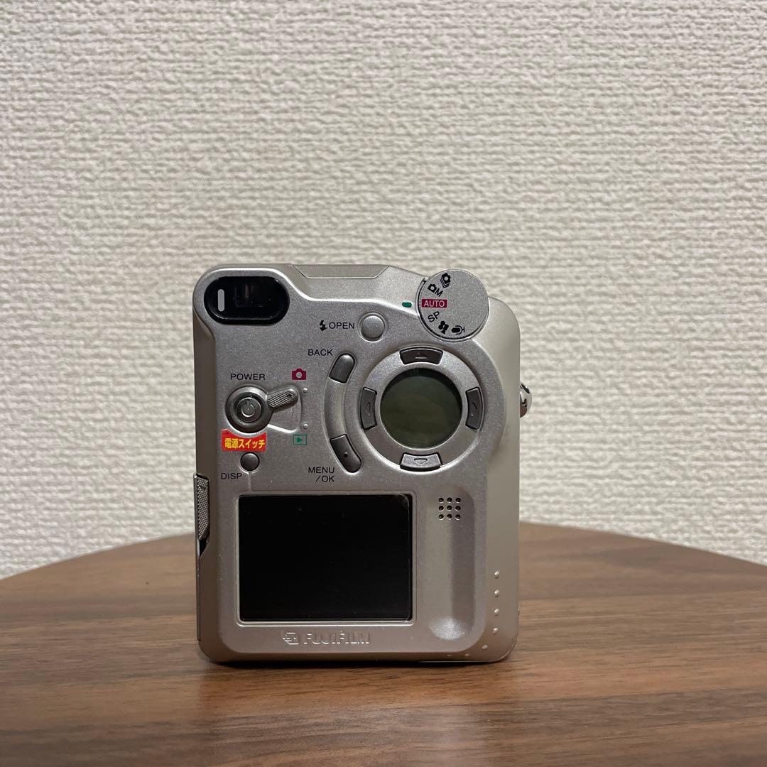 【オールドコンデジ】 FUJIFILM FinePix 6800Z