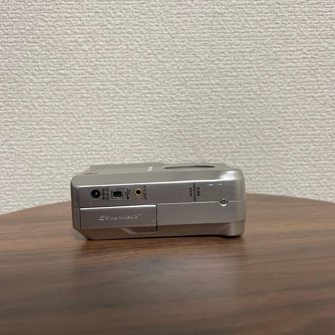 【オールドコンデジ】 FUJIFILM FinePix 6800Z