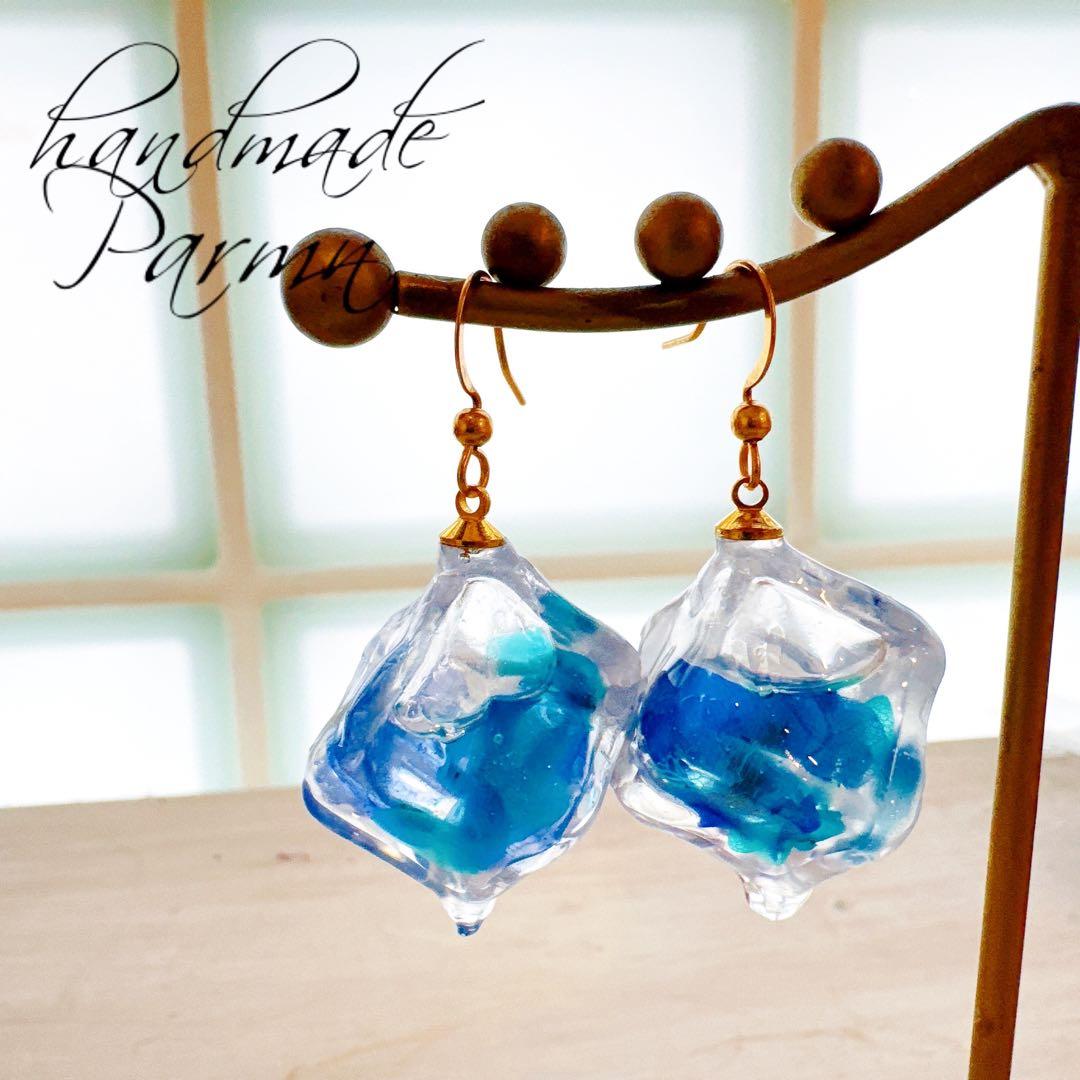 紫陽花の花びらハーバリウムオイル入♡⃛溶けかけた氷のキューブピアス/イヤリング♥️