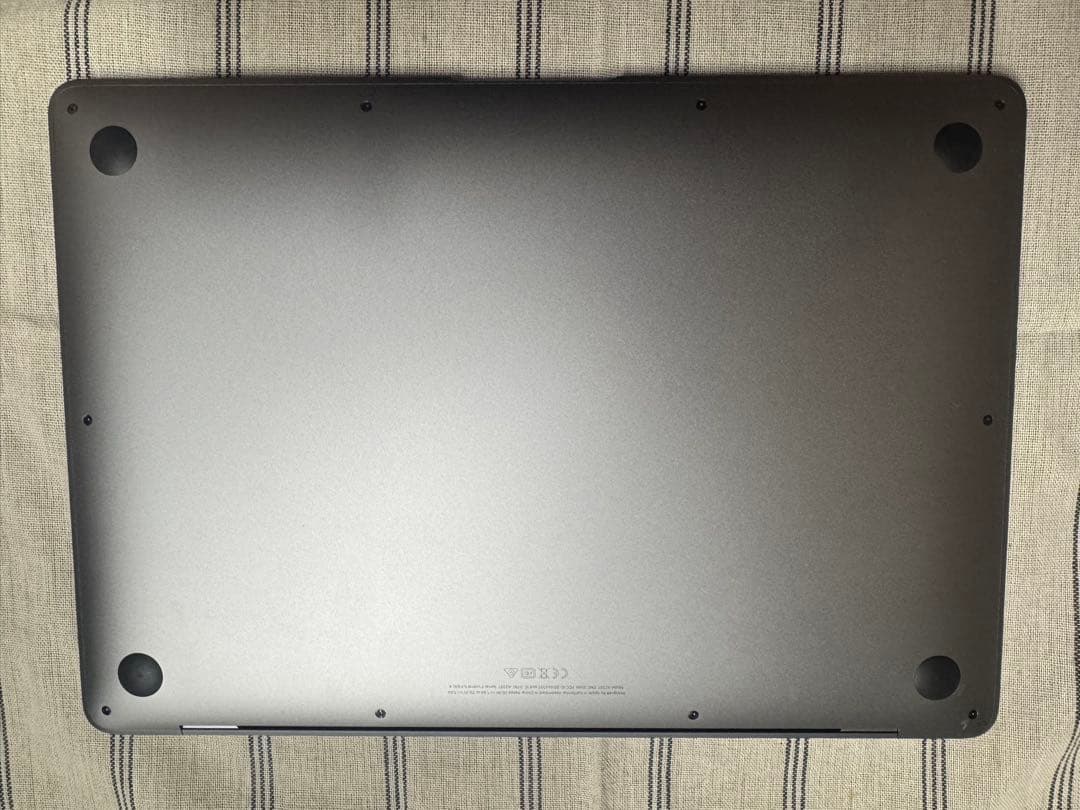 MacBook Air M1 8GB/256GB 2020 スペースグレー中古品